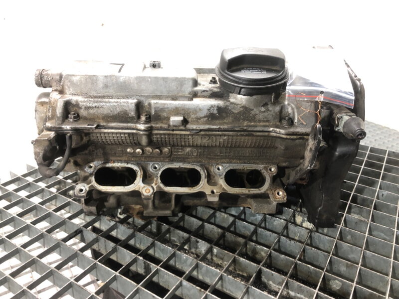 Hlava válců levá Audi A4 B6 (8E2) 2000 - 2005 BDV