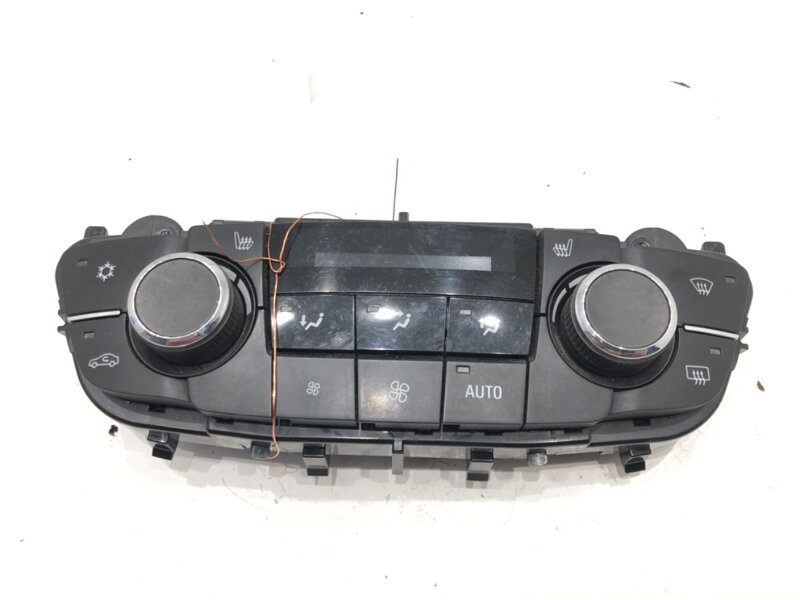 Panel ovládání ventilace Opel Insignia A Sports Tourer (G09) 2008 - 2017 13273102