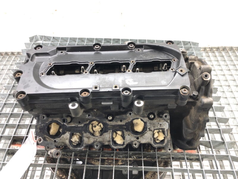 Hlava válců pravá Audi A6 C6 Avant (4F5) 2004 - 2011 BMK