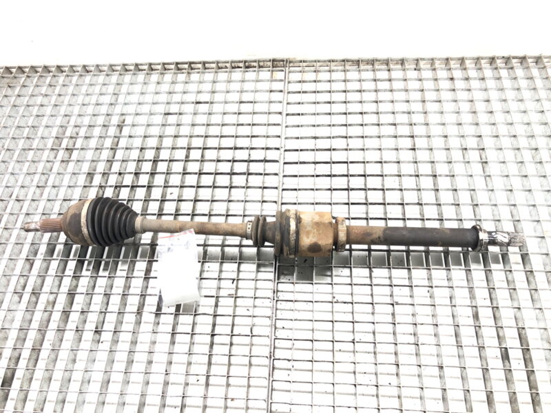 Poloosa pravá přední Renault Clio III (BR0/1, CR0/1) 2005 - 2014