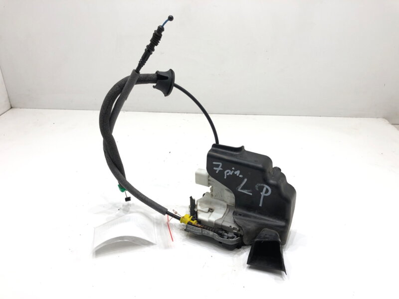 Zámek dveří levý přední Audi A4 Allroad B9 (8WH, 8WJ) 2016 - 2022 8W1837349A