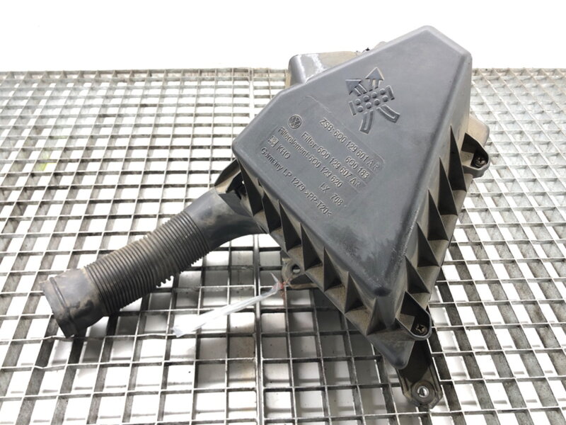 Kryt filtru vzduchu Skoda Fabia II (542) 2006 - 2014 6Q0129601AR