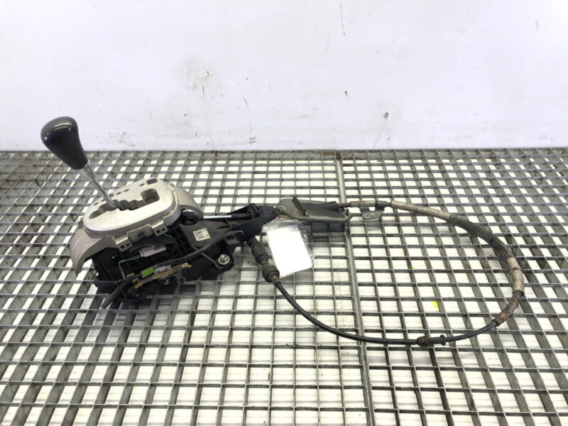 Řadicí páka volič převodovky Toyota Yaris (_P9_) 2005 - 2014