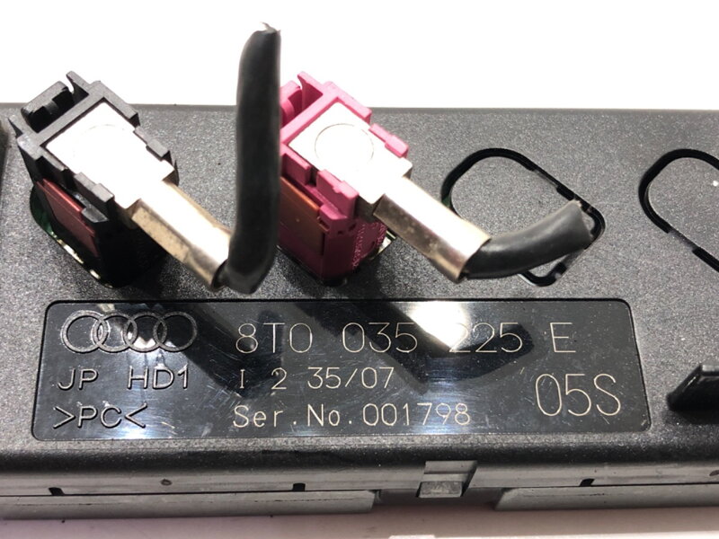 Zesilovač anténní Audi A5 (8T3) 2007 - 2017 8T0035225E