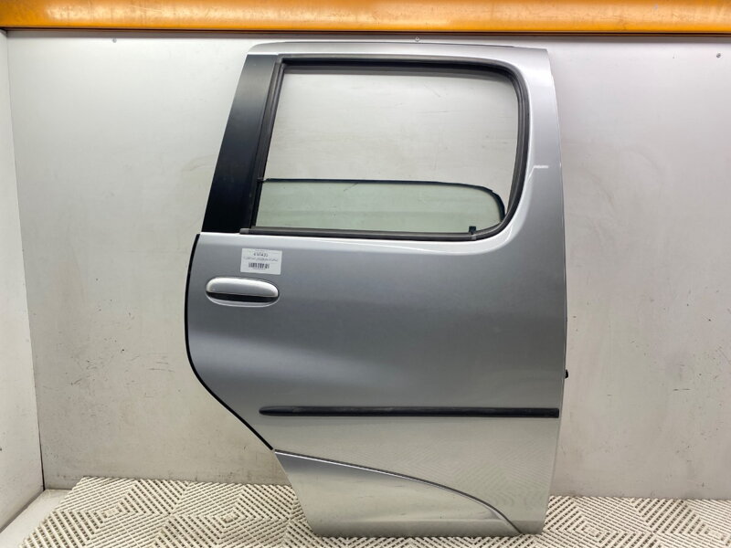 Dveře pravé zadní Toyota Yaris Verso (_P2_) 1999 - 2005