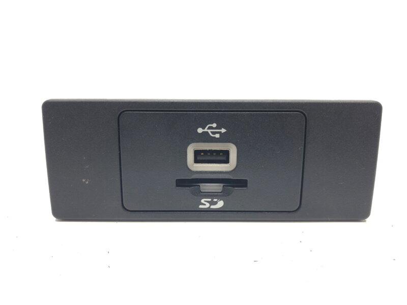 Zásuvka / uložení USB Ford Mondeo V Sedan (CD) 2012 - 2022 GC3T-14F014-AA