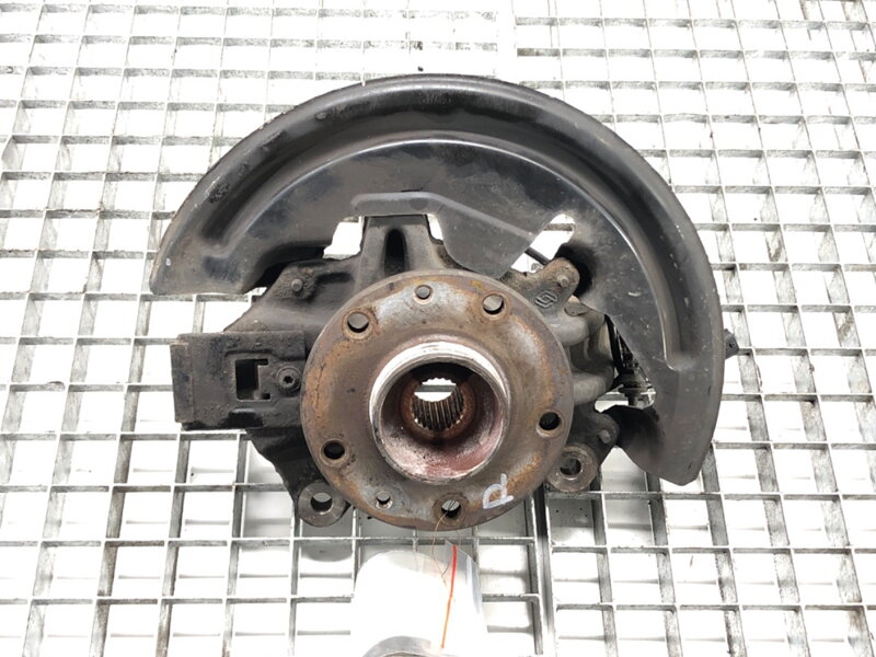 Otoč pravá přední Renault Megane III Hatchback VAN (BZ_) 2008 - 2015