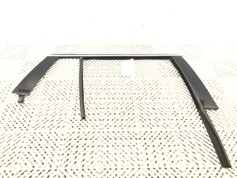 Rámeček dveří zadní pravá těsnění Volvo V60 I (155, 157) 2010 - 2018 30784002