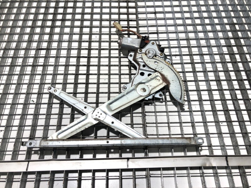 Zvedák okna pravý přední Daihatsu Terios (J1_) 1997 - 2006 85710-87401