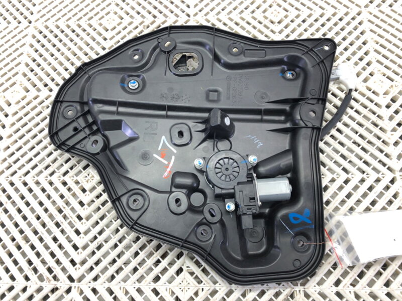 Stahovačka okna levá zadní Mazda 2 (DL, DJ) 2014 - 2022 DA6C7397X