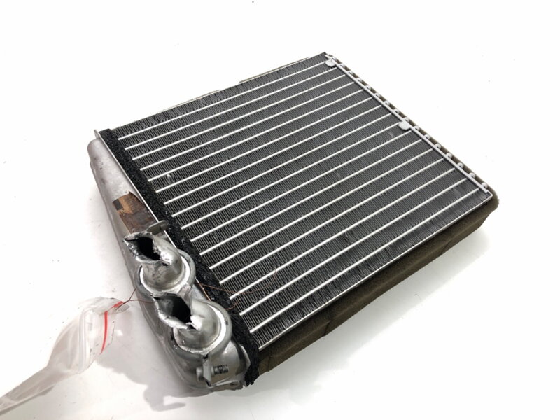 Radiátor topení Audi A3 (8P1) 2003 - 2013