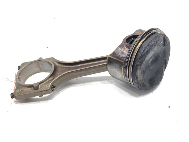 Píst S ojnicí Audi A4 B8 Avant (8K5) 2007 - 2015 CDHA