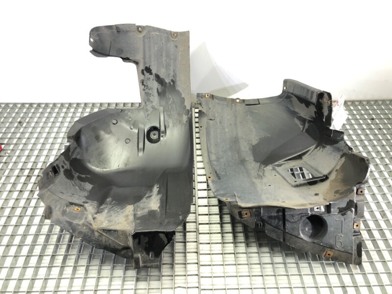 Podblatník levý přední BMW 3 Coupe (E92) 2005 - 2013