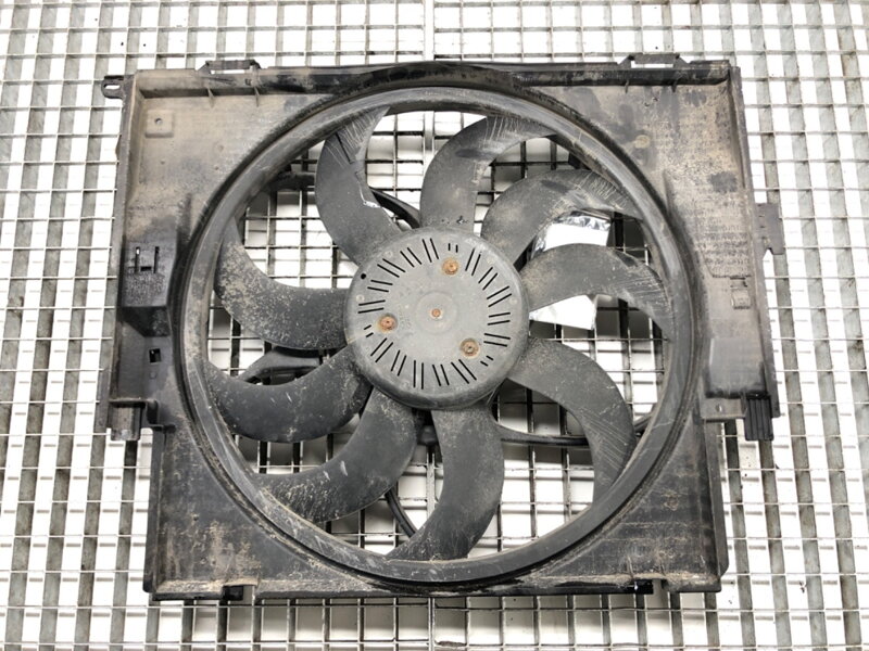 Ventilátor chladiče BMW 3 Touring (F31) 2012 - 2019 7608407