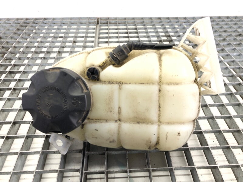 Vyrovnávací nádobka chladicí kapaliny BMW 3 Touring (F31) 2012 - 2019 7609468