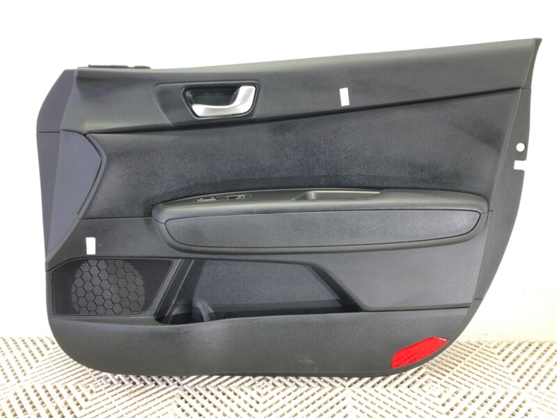 Tapecírung dveří pravý přední KIA Optima Sportswagon (JF) 2016 - 2022