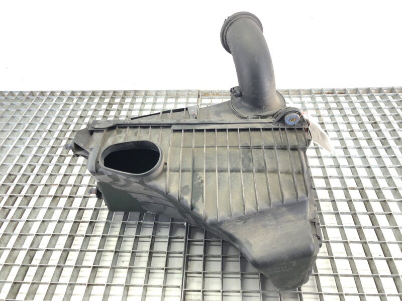 Kryt filtru vzduchu Porsche Cayenne (9PA) 2002 - 2010 7L5128607D