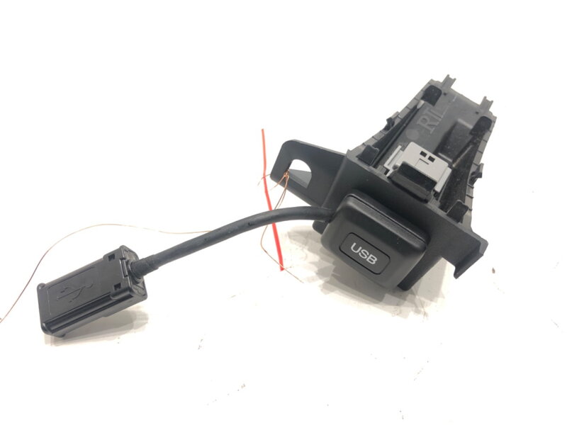 Zásuvka / uložení USB Honda Odyssey (RL5) 2010 - 2022