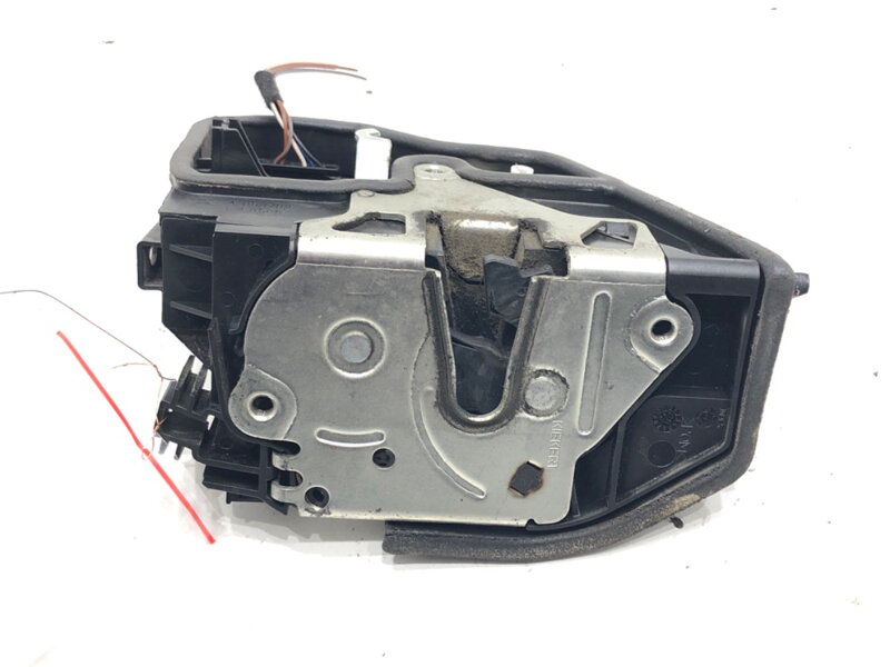 Zámek dveří pravý přední BMW 1 (E87) 2003 - 2013 7202146