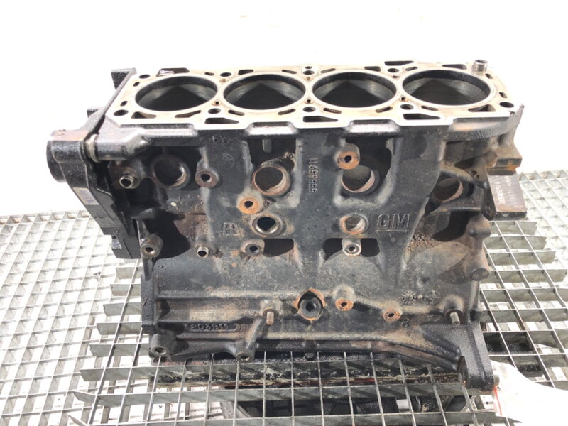 Blok motoru Opel Astra J Sports Tourer (P10) 2010 - 2015 A20DTH