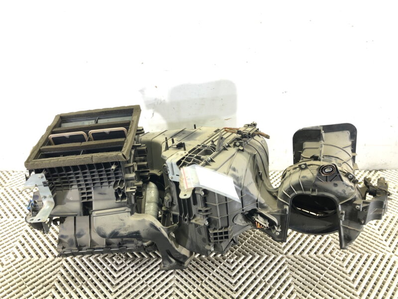 Radiátor topení VW Transporter V Autobus (7HB, 7HJ, 7EB, 7EJ) 2003 - 2015 7E1820005K