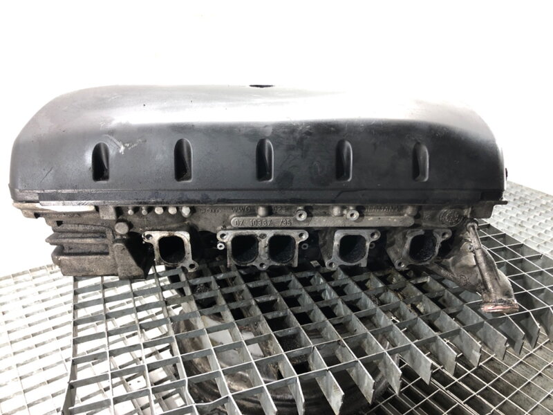 Hlava válců VW Touareg (7LA, 7L6, 7L7) 2002 - 2013 R070103373A