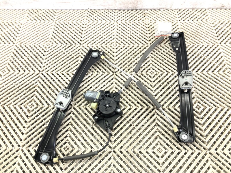 Stahovačka okna levá přední Skoda Superb III (3V3) 2015 - 2022 3V0837461A