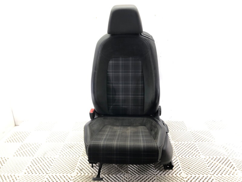 Sedadlo levé přední VW Scirocco III (137, 138) 2008 - 2017