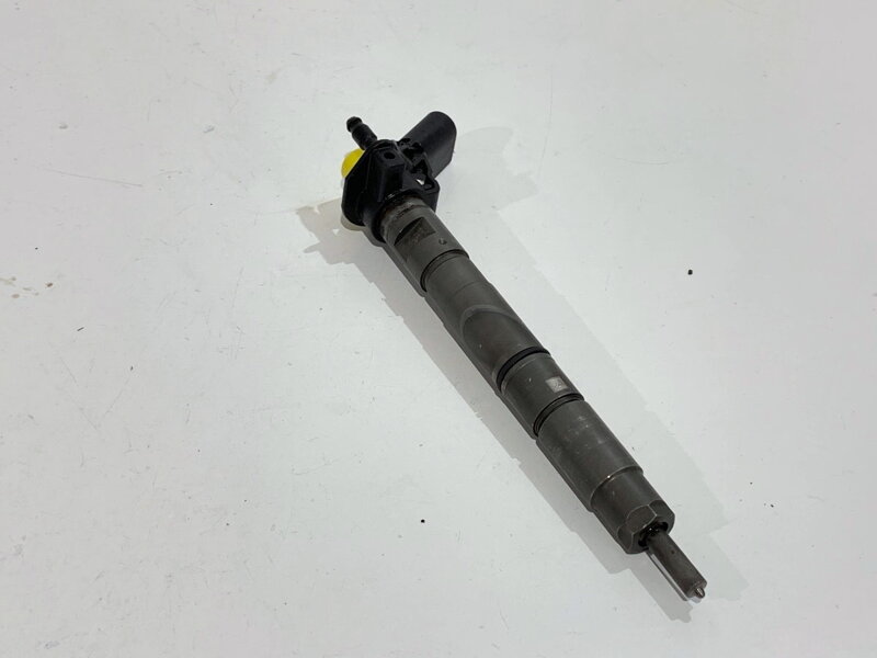 Vstřikovač Audi A5 (8T3) 2007 - 2017 057130277AG