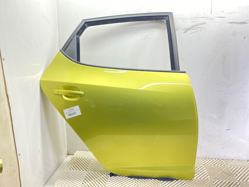 Dveře pravé zadní Seat Ibiza IV (6J5, 6P1) 2008 - 2017 LS1T