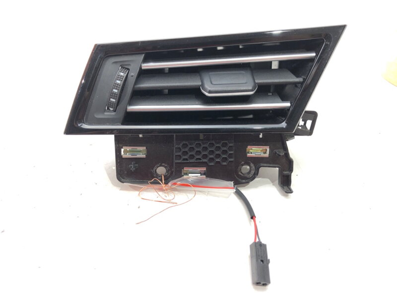 Mřížka ventilace přední levá VW Passat B8 (3G2, CB2) 2014 - 2022 3G1819701D