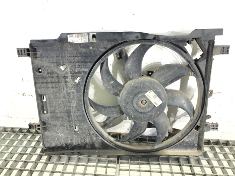 Ventilátor chladiče Opel Corsa E (X15) 2014 - 2022 39035153