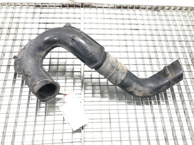 Rezonátor vzduchové potrubí Renault Megane III Grandtour (KZ0/1) 2008 - 2022 8200841043