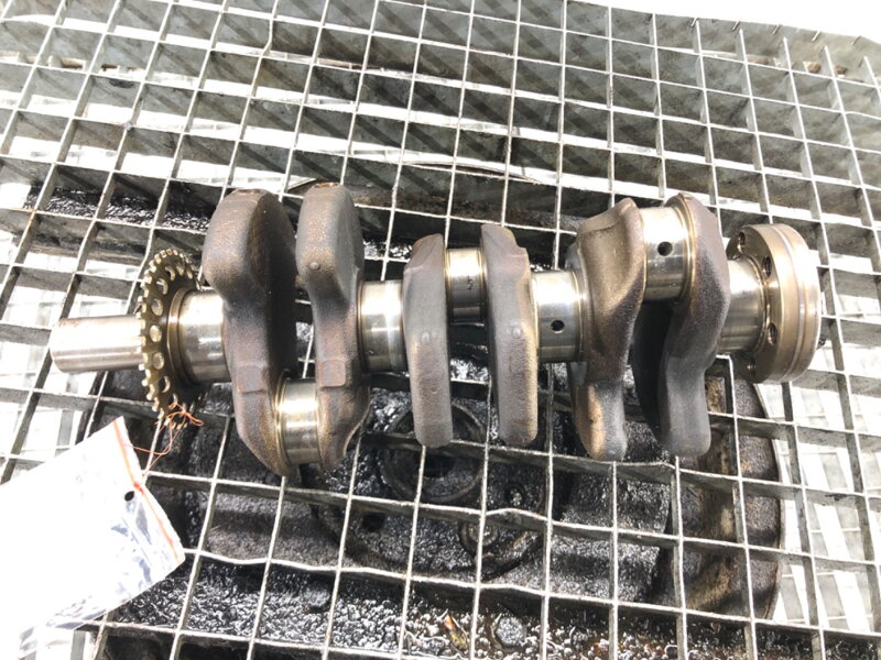 Hřídel klikový Toyota Yaris (_P13_) 2010 - 2022 1KR-FE