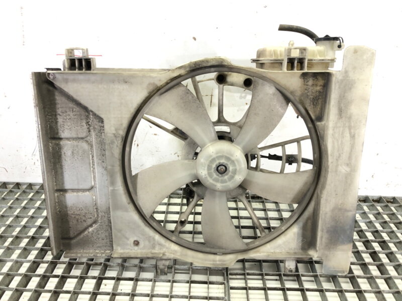 Vyrovnávací nádobka chladicí kapaliny Toyota Yaris (_P9_) 2005 - 2014