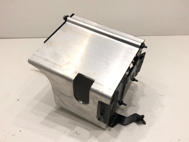 Uchycení akumulátoru Audi A6 C8 Avant (4A5) 2018 - 2022 4K1915172B