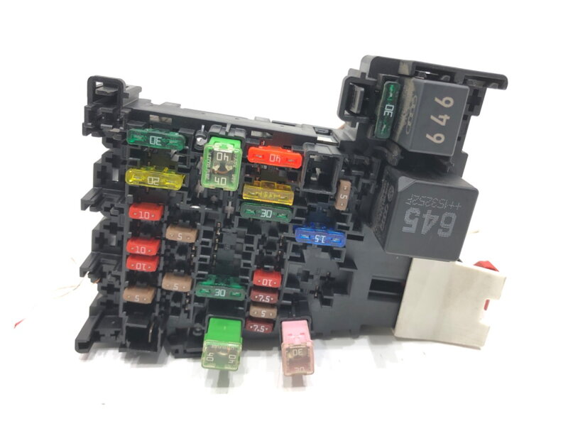 Pojistková skříňka Skoda Octavia III (5E3, NL3, NR3) 2012 - 2022 5Q0937615C