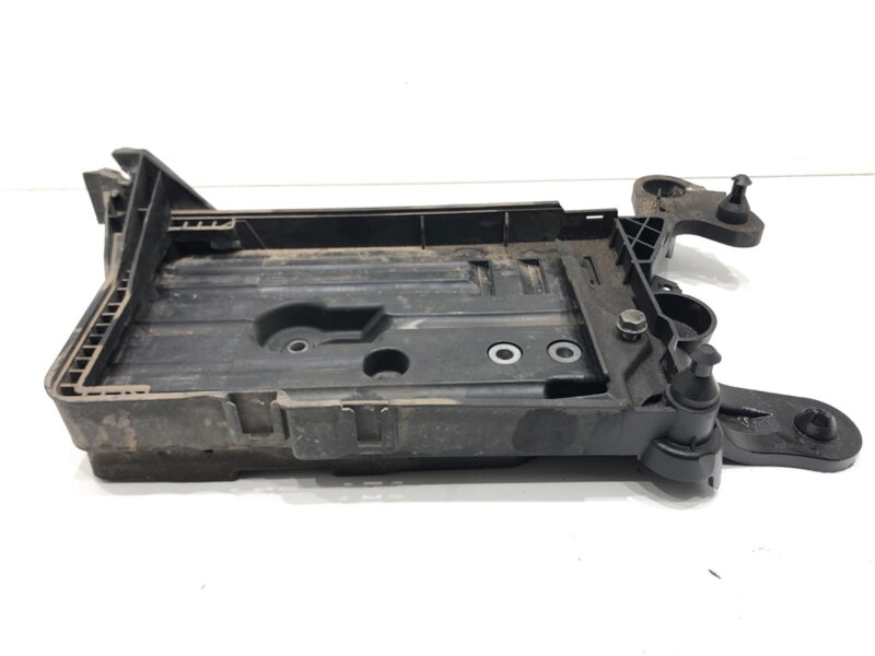 Základna akumulátoru Skoda Octavia III (5E3, NL3, NR3) 2012 - 2022 5Q0915321H