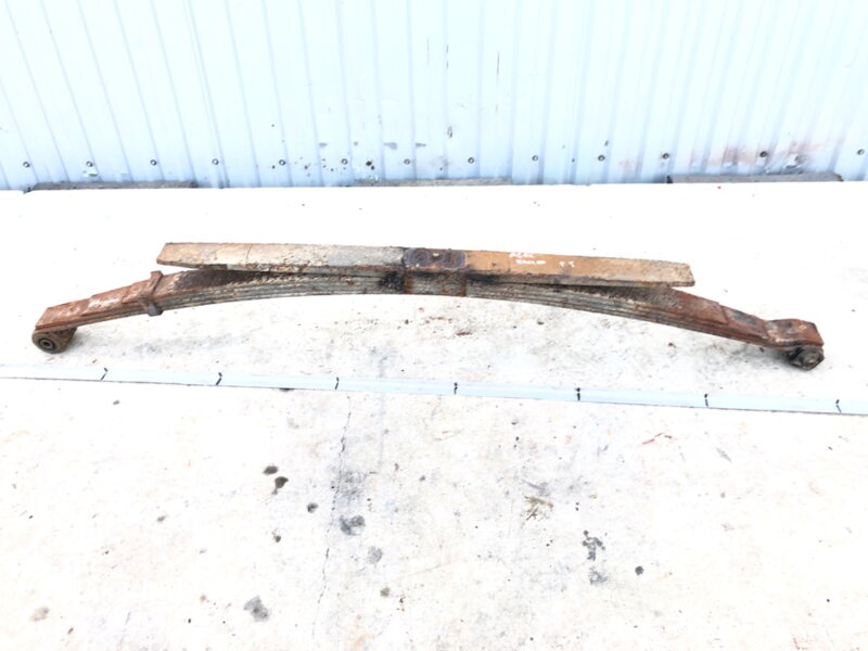 Listové pero pravé zadní Mercedes-benz T1 Autobus (602) 1977 - 1996