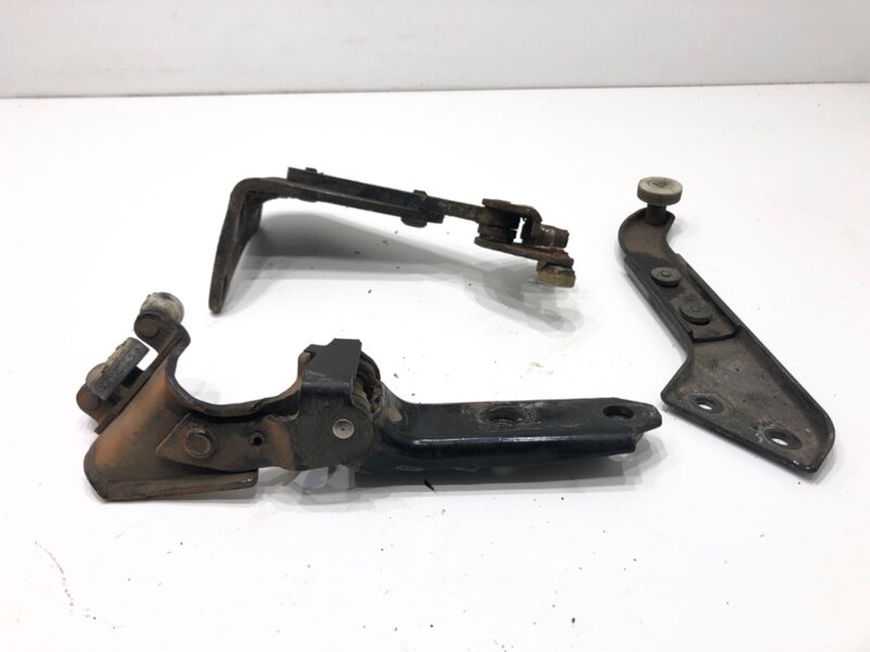 Kladky / válečky dveře posuvných pravé sada VW Transporter V Autobus (7HB, 7HJ, 7EB, 7EJ) 2003 - 2015 7H0843397 7H0843335B