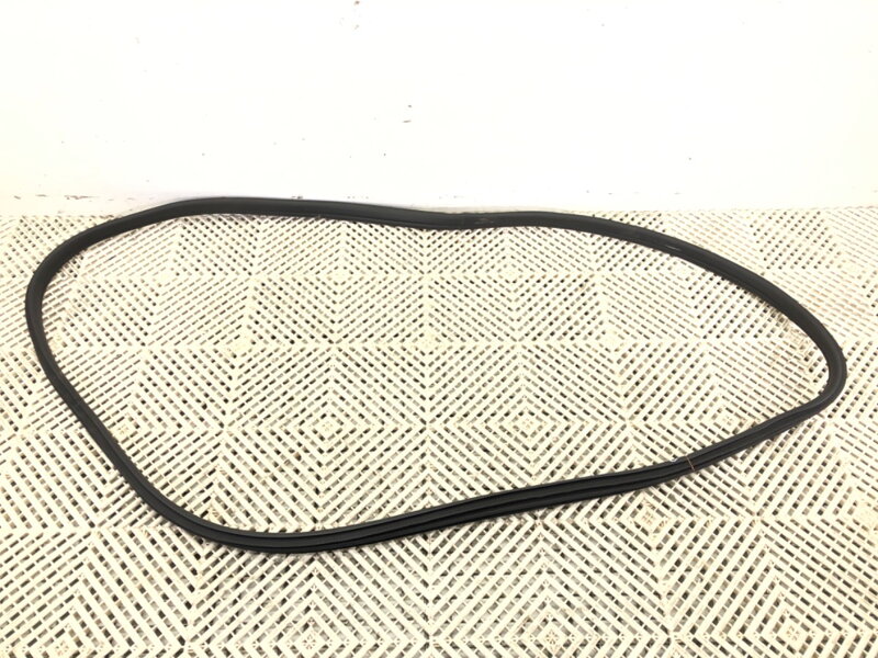 Těsnění dveří přední pravé BMW X1 (U11) 2022-2025