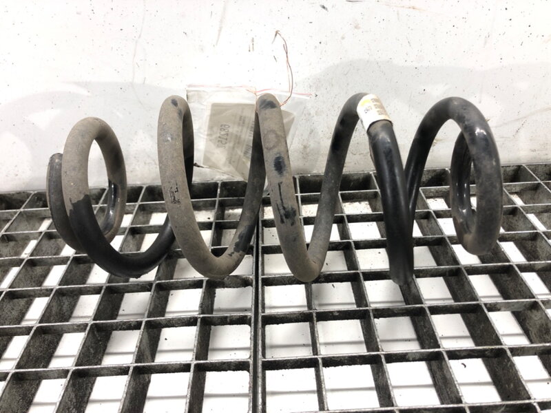 Pružina zadní BMW X1 (U11) 2022-2025 8838148