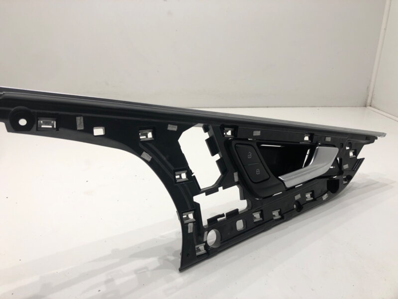 Klika vnitřní pravá přední Audi Q7 (4MB, 4MG) 2015 - 2022 4M0837020B