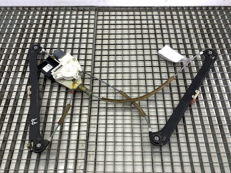 Stahovačka okna pravá přední Audi A3 (8P1) 2003 - 2013