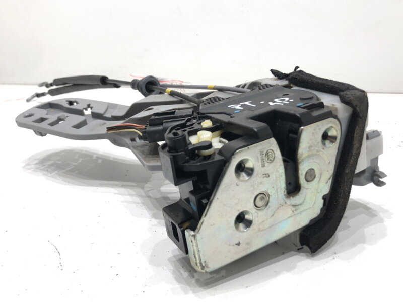 Zámek dveří pravý zadní Hyundai Elantra V Sedan (MD, UD) 2010 - 2022 81420-3X010