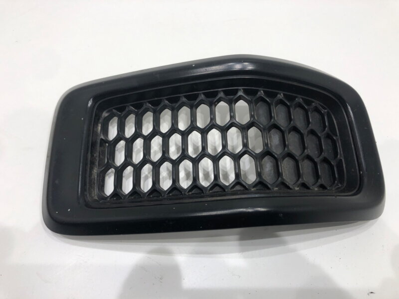 Mřížka kapoty Jeep Cherokee (KL) 2013 - 2022 68303626AA