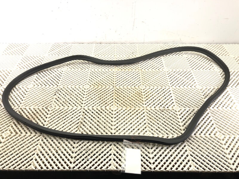 Těsnění dveří přední pravé BMW 5 (G30, F90) 2016 - 2022