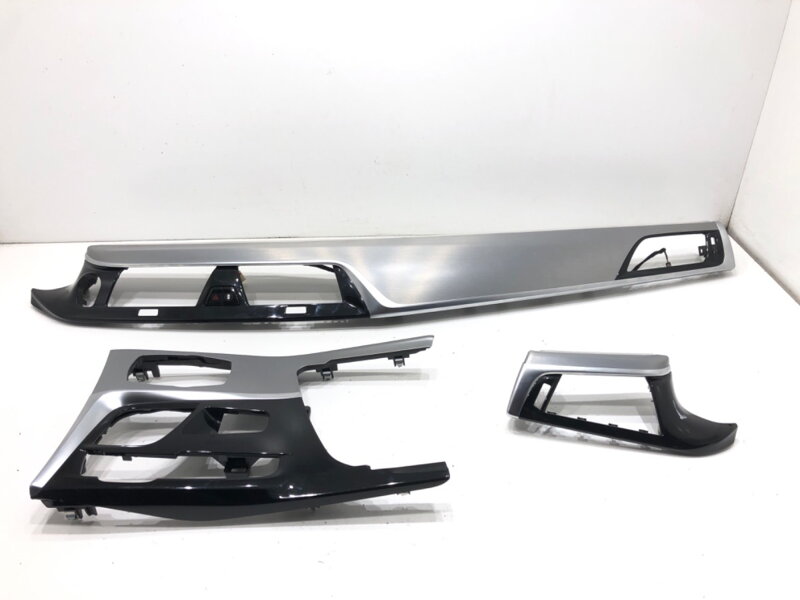 Lišta dekor palubní desky / kokpitu BMW 5 (G30, F90) 2016 - 2022 9380178 9378044