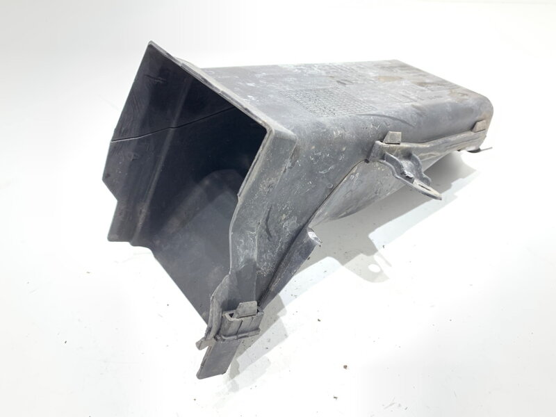 Volant vstup vodící lišta vzduchu levý BMW 5 (G30, F90) 2016 - 2022 7383851