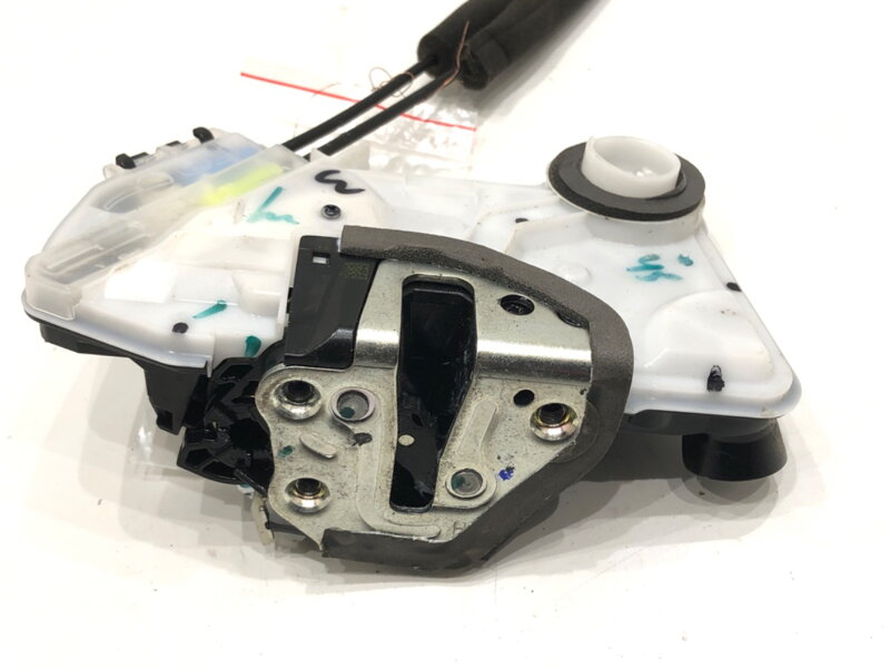 Zámek dveří pravý přední Toyota Corolla Liftback (_E21_) 2018 - 2022